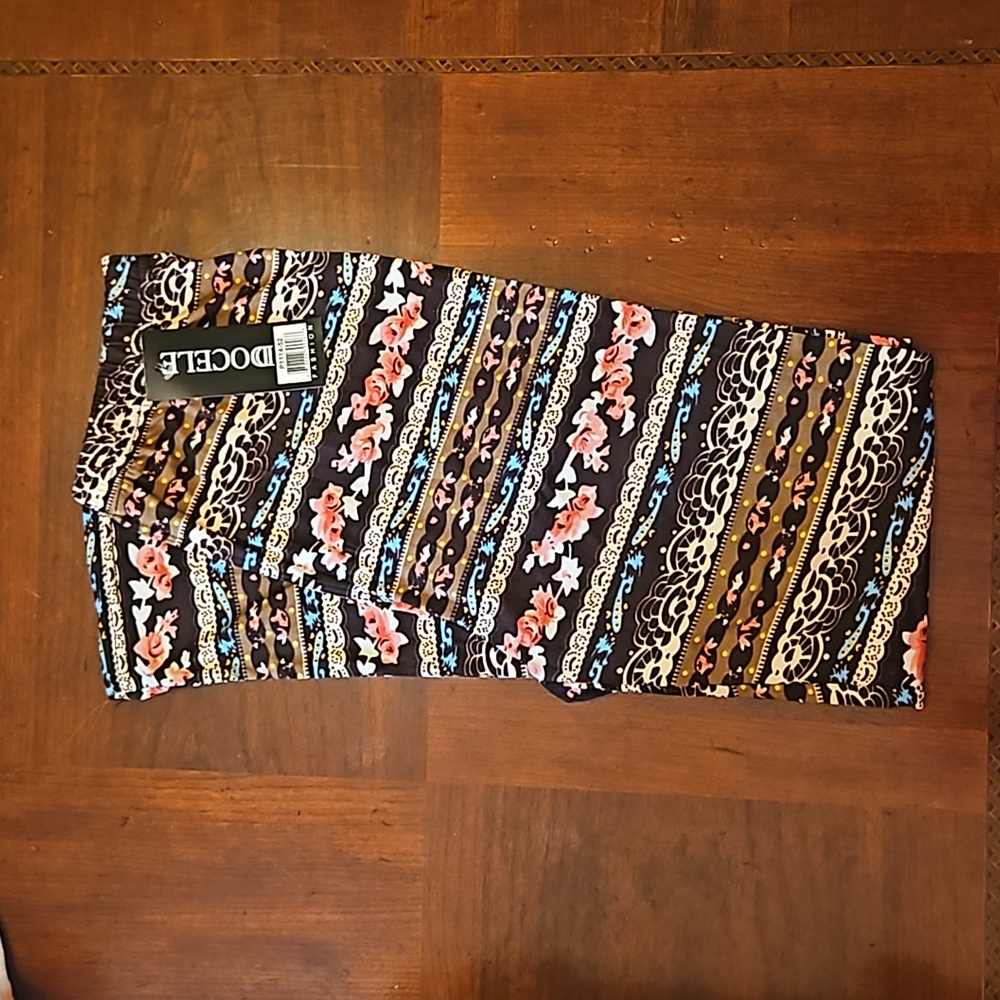One Size Pink and Brown Print Leggings NWT